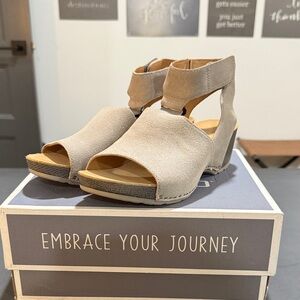 Dansko Women's Cream Sandals